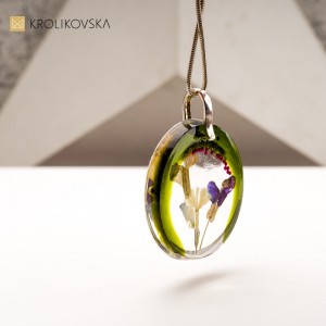 Naszyjnik na Prezent: Wybór Dla Miłośniczki Biżuterii.