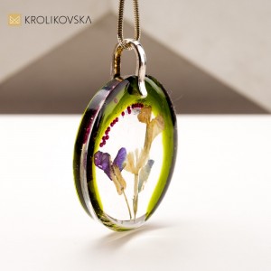 Naszyjnik na Prezent: Wybór Dla Miłośniczki Biżuterii.