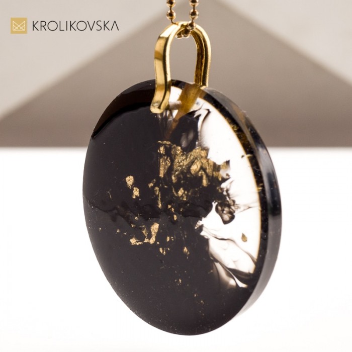Naszyjniki na Prezent dla Kobiety – Elegancka Biżuteria na Każdą Okazję.