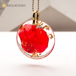 Naszyjniki z Róży płatkiem – Personalizowany Prezent dla Ukochanej