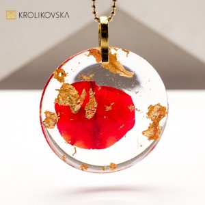 Naszyjniki Róża na Prezent – Symbol Miłości i Przywiązania