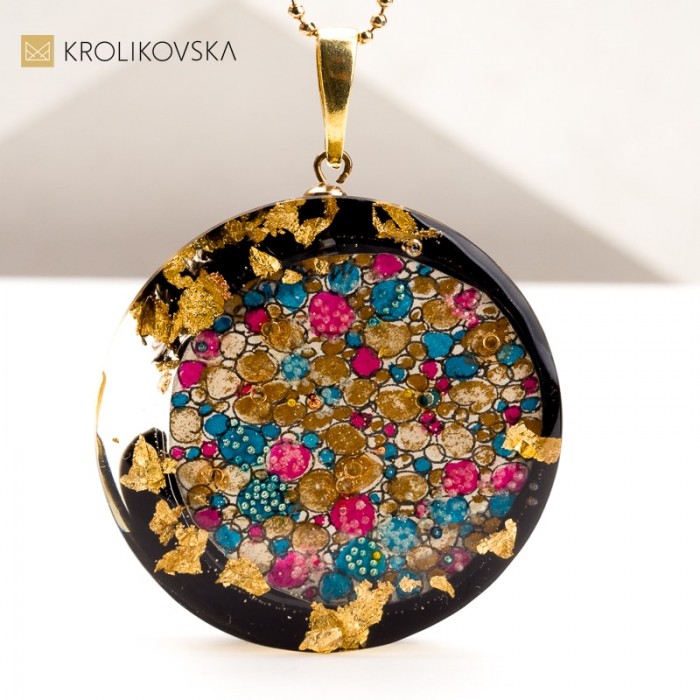 Naszyjnik z Ręcznie Malowanym Wzorem – Ekskluzywna Biżuteria na Prezent.