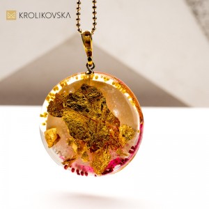 Unikalny Naszyjnik z Grafiką – Limitowana Kolekcja Stworzona przez Artystkę.