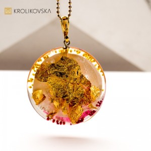 Unikalny Naszyjnik z Grafiką – Limitowana Kolekcja Stworzona przez Artystkę.