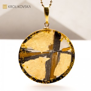 Naszyjnik z Ręcznie Malowanym Motywem – Prezent Dla Konesera Unikatowej Biżuterii.