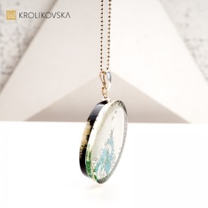 Naszyjnik Malowany Ręcznie – Unikatowa Biżuteria Stworzona przez Artystkę.