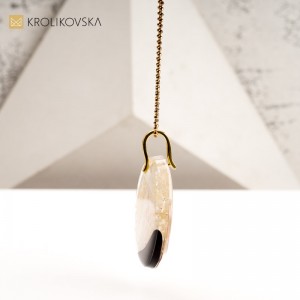 Artystyczny Naszyjnik z Oryginalną Grafiką – Wyjątkowy Prezent dla Miłośników Sztuki. Artystyczny Naszyjnik z Oryginalną Grafiką – Wyjątkowy Prezent dla Miłośników Sztuki.