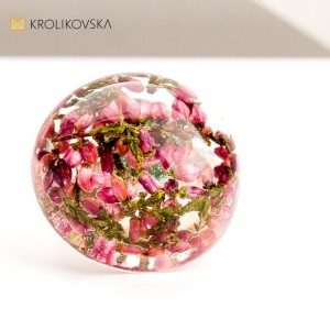 Unikalny Pierścionek z Prawdziwymi Kwiatami – Naturalna Elegancja