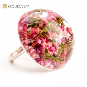 Unikalny Pierścionek z Prawdziwymi Kwiatami – Naturalna Elegancja