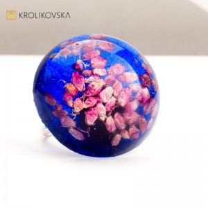 Unikatowa biżuteria z prawdziwymi kwiatami – idealny prezent od serca.