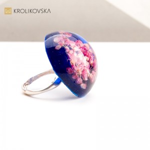 Unikatowa biżuteria z prawdziwymi kwiatami – idealny prezent od serca.