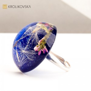 Ekskluzywna biżuteria z roślinami – natura zamknięta w pięknie.