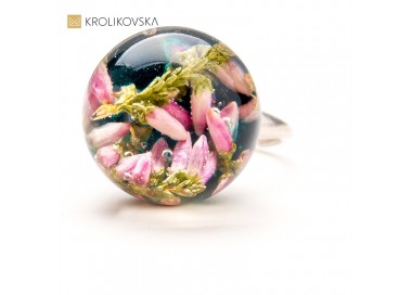 Biżuteria Jedyna w Swoim Rodzaju: Natura Zaklęta w Sztuce.