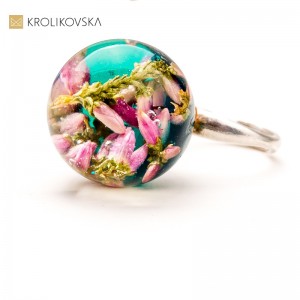 Biżuteria Jedyna w Swoim Rodzaju: Natura Zaklęta w Sztuce.