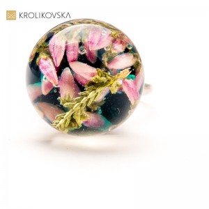 Biżuteria Jedyna w Swoim Rodzaju: Natura Zaklęta w Sztuce.