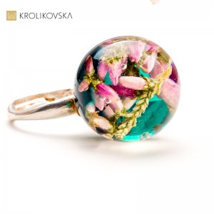 Biżuteria Jedyna w Swoim Rodzaju: Natura Zaklęta w Sztuce.