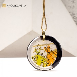 Naszyjnik z Duszą – Ręcznie Malowana Biżuteria dla Koneserów,