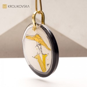 Ekskluzywny Naszyjnik na Prezent – Biżuteria z Ręcznie Malowanym Motywem.