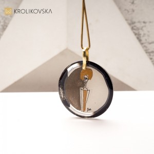 Biżuteria dla Kolekcjonera – Naszyjnik z Unikatową Grafiką.