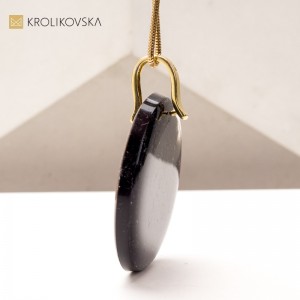 Ekskluzywna Biżuteria Artystyczna – Naszyjniki z Unikatową Grafiką.