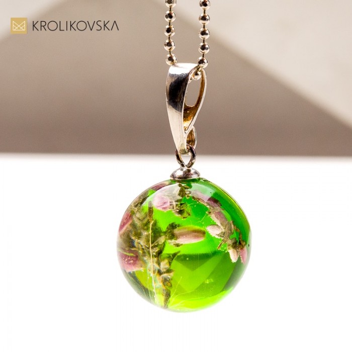 Biżuteria Handmade z Kwiatami – Naturalne Piękno w Wyjątkowej Formie.