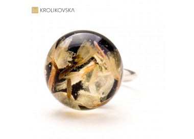 Jedyna Taka Biżuteria – Prawdziwe Kwiaty w Ręcznie Tworzonych Dziełach.