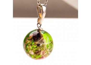 Biżuteria z Żywicy z Prawdziwymi Kwiatami – Natura Zamknięta w Elegancji.