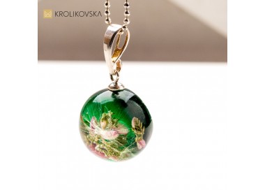 Naszyjnik z Naturalnymi Kwiatami – Wyjątkowy Upominek od Artystki