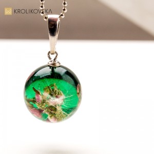 Naszyjnik z Naturalnymi Kwiatami – Wyjątkowy Upominek od Artystki