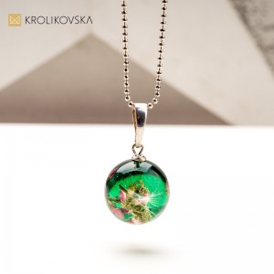 Naszyjnik z Naturalnymi Kwiatami – Wyjątkowy Upominek od Artystki