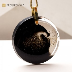 Naszyjniki z Grafikami Ręcznie Malowanymi – Idealne na Wyjątkowy Prezent.