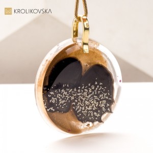 Naszyjnik Stworzony Przez Artystkę – Unikatowy Prezent dla Bliskiej Osoby.