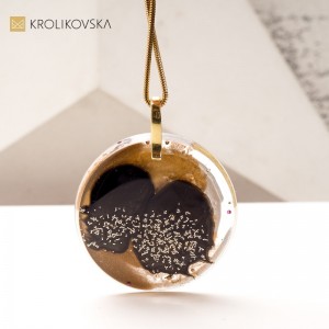 Naszyjnik Stworzony Przez Artystkę – Unikatowy Prezent dla Bliskiej Osoby.