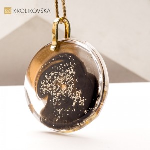 Naszyjnik z Oryginalną Grafiką – Artystyczny Prezent Ręcznie Tworzony.