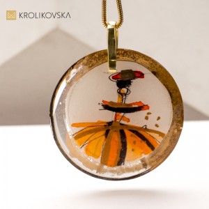 Naszyjnik z Unikalną, Ręcznie Malowaną Sztuką – Idealny Prezent Dla Konesera.