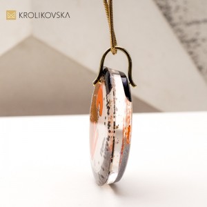 Unikatowy Naszyjnik z Ręcznie Malowaną Grafiką – Dzieło Sztuki na Prezent.