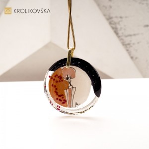 Unikatowy Naszyjnik z Ręcznie Malowaną Grafiką – Biżuteria Stworzona przez Artystkę.