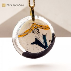 Unikatowy Naszyjnik z Grafiką – Stworzony przez Artystkę, Jedyny w Swoim Rodzaju.