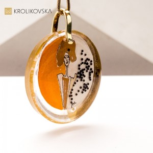 Naszyjnik z Ręcznie Malowanym Motywem – Sztuka, którą Możesz Nosić.