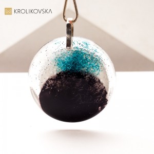 Naszyjnik Malowany Ręcznie – Idealny Prezent dla Miłośników Sztuki.