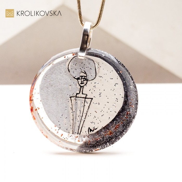 Artystyczny Naszyjnik na Prezent – Ręcznie Malowane Grafiki, Każdy Jest Inny.