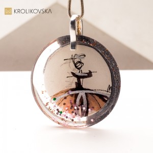 Naszyjnik z Unikalnym Rysunkiem – Artystyczny Prezent na Urodziny.