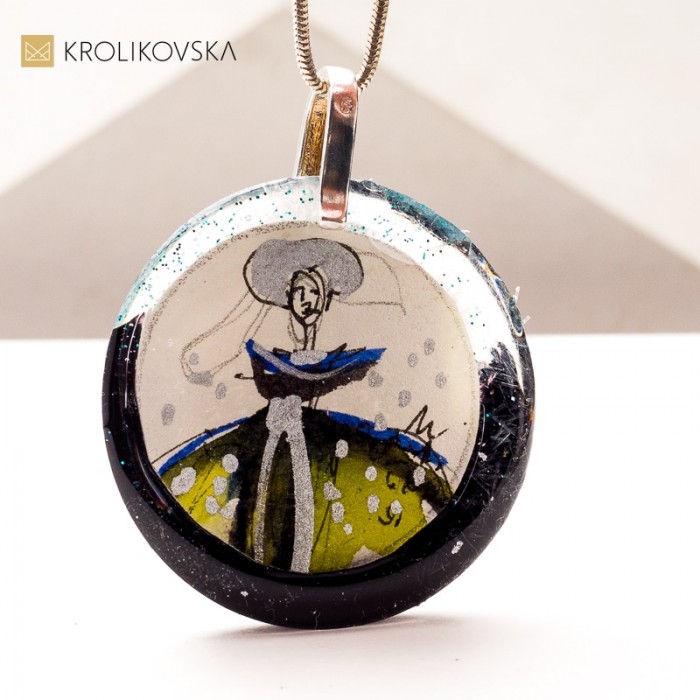 Biżuteria Artystyczna – Naszyjnik z Ręcznie Malowaną Ilustracją.