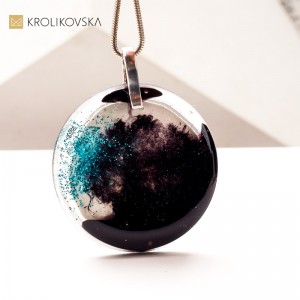 Unikalny Naszyjnik z Ręcznie Tworzoną Sztuką – Prezent od Artystki, Który Oczarowuje.