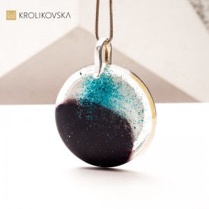 Artystyczny Naszyjnik z Unikalnym Rysunkiem – Biżuteria dla Koneserów.