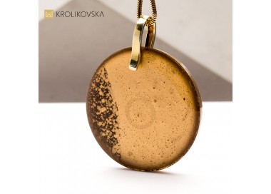 Ręcznie Tworzony Naszyjnik Nesso – Klasyka Złota i Czerni.