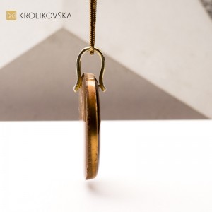 Ręcznie Tworzony Naszyjnik Nesso – Klasyka Złota i Czerni.