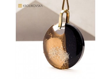 Naszyjnik  Złoto w Czarnej Żywicy - Elegancja na Co Dzień