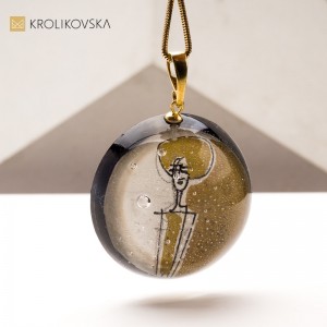 Personalizowane naszyjniki z ręcznymi grafikami – prezent z sercem.