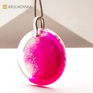 Biżuteria Artystyczna: Ręcznie Malowany Naszyjnik na Wyjątkową Okazję.